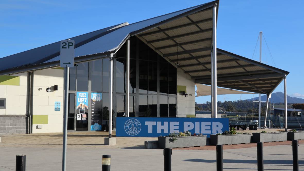 island-state-brewing-the-pier-ulverstone