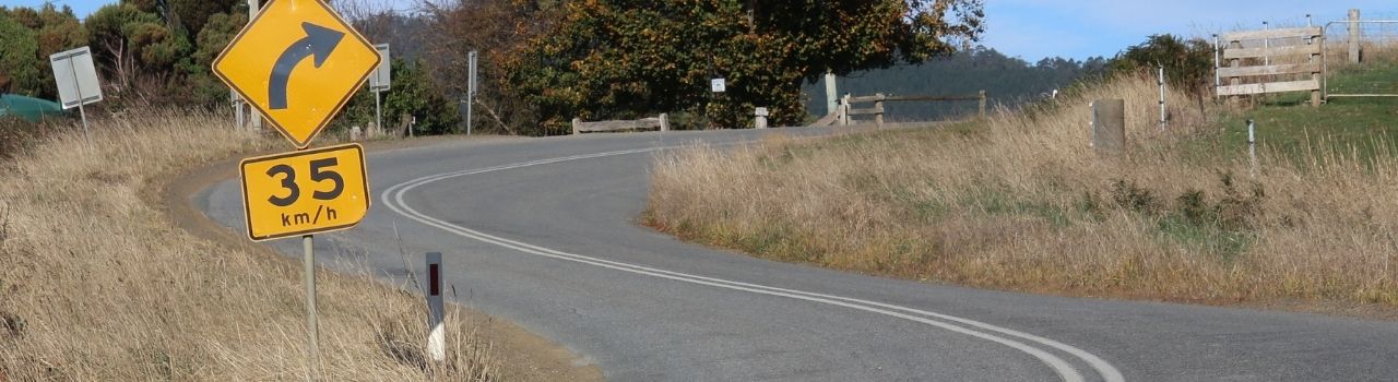 country-road-north-east-tasmania