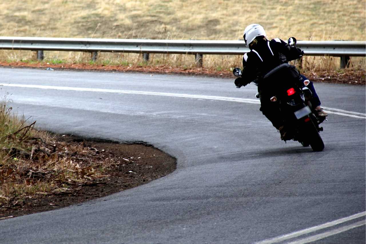 motorcycle-taking-corner-in-east-tasmania